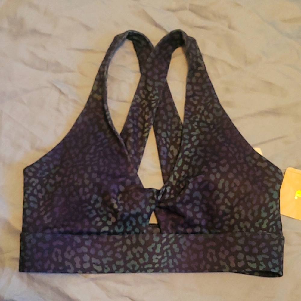 NWT Fabletics Oasis Twist Sports Bra w/pads Size:Med Blue\Violet Leopard print